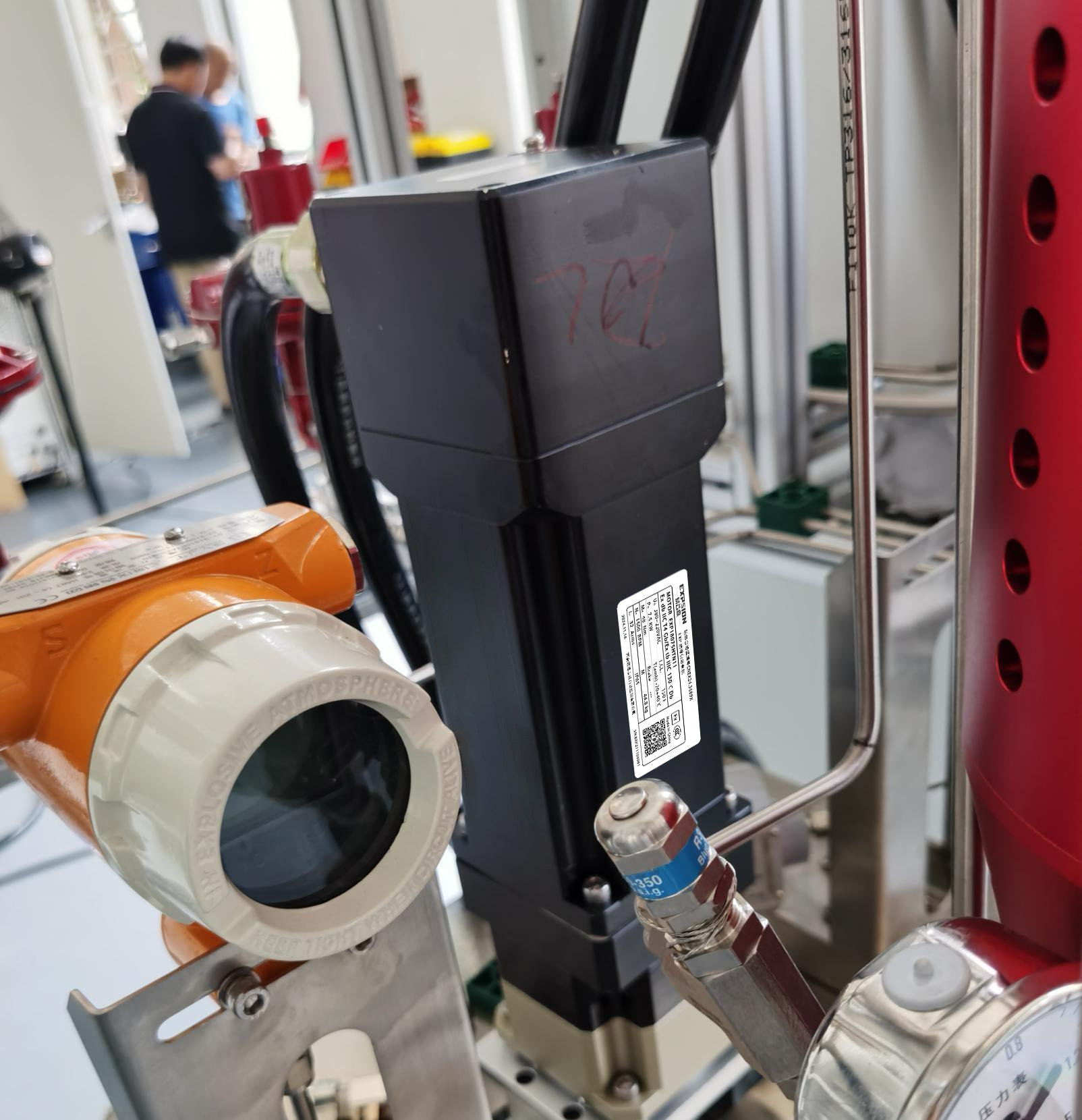 防爆伺服電機(jī)在反應(yīng)釜設(shè)備上方案